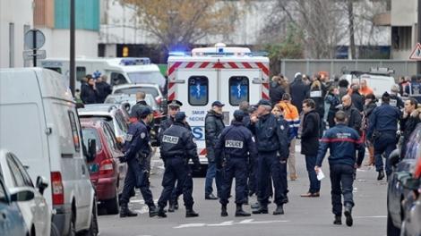 Paris, 12 morți: Unul dintre cei trei terorişti implicați în atacul armat a fost prins! Polițiștii i-au încercuit pe ceilalți doi fugari