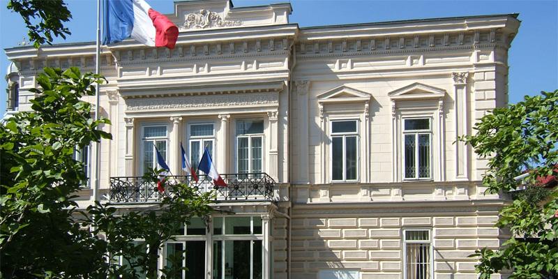 Rom&acirc;nia este SOLIDARĂ! Mesajele rom&acirc;nilor trimise la Ambasada Franței vor fi publicate pe site