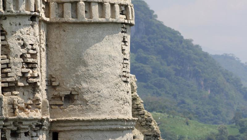 MINUNE! Un templu vechi de peste 400 de ani a ieșit din apele unui baraj de acumulare din Mexic! GALERIE FOTO
