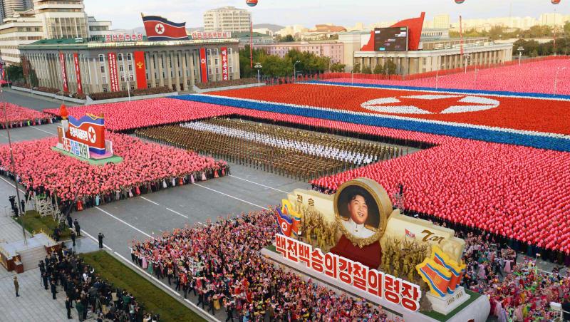 Galerie FOTO! Țara lui Kim Jong Un, superlativul României anului 86: Paradă militară grandioasă în Coreea de Nord