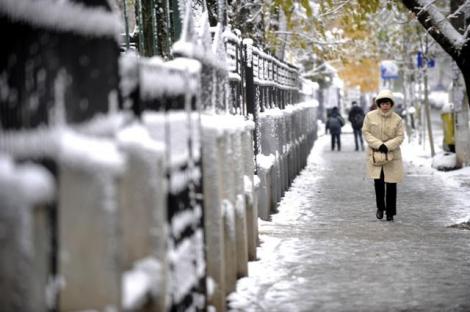 Ploi și ninsori până la finalul lunii octombrie! Ce ne rezervă vremea în fiecare regiune