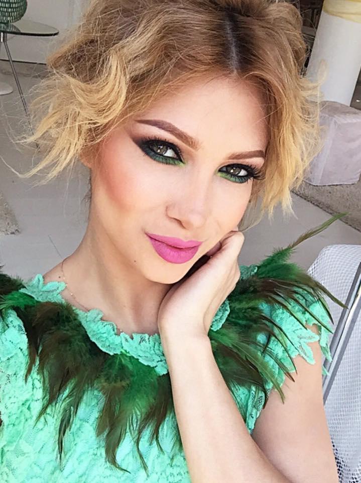 Un ten perfect, precum al unui bebeluş! C&acirc;t de bine arată Lora fără pic de machiaj! Imaginea care a făcut furori pe Facebook