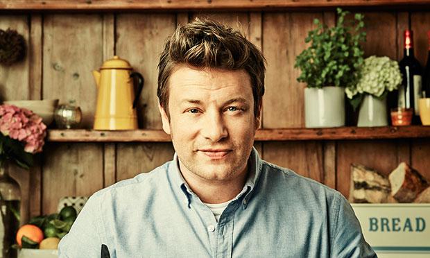 Jamie Oliver s-a trezit cu locuința spartă de hoți!