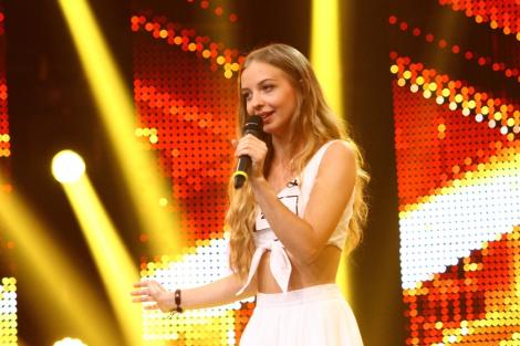 Dani Oţil şi-a întâlnit viitoarea soţie la X Factor! Daniela Rogovschi, îngerul care l-a fermecat definitiv cu vocea şi frumuseţea sa