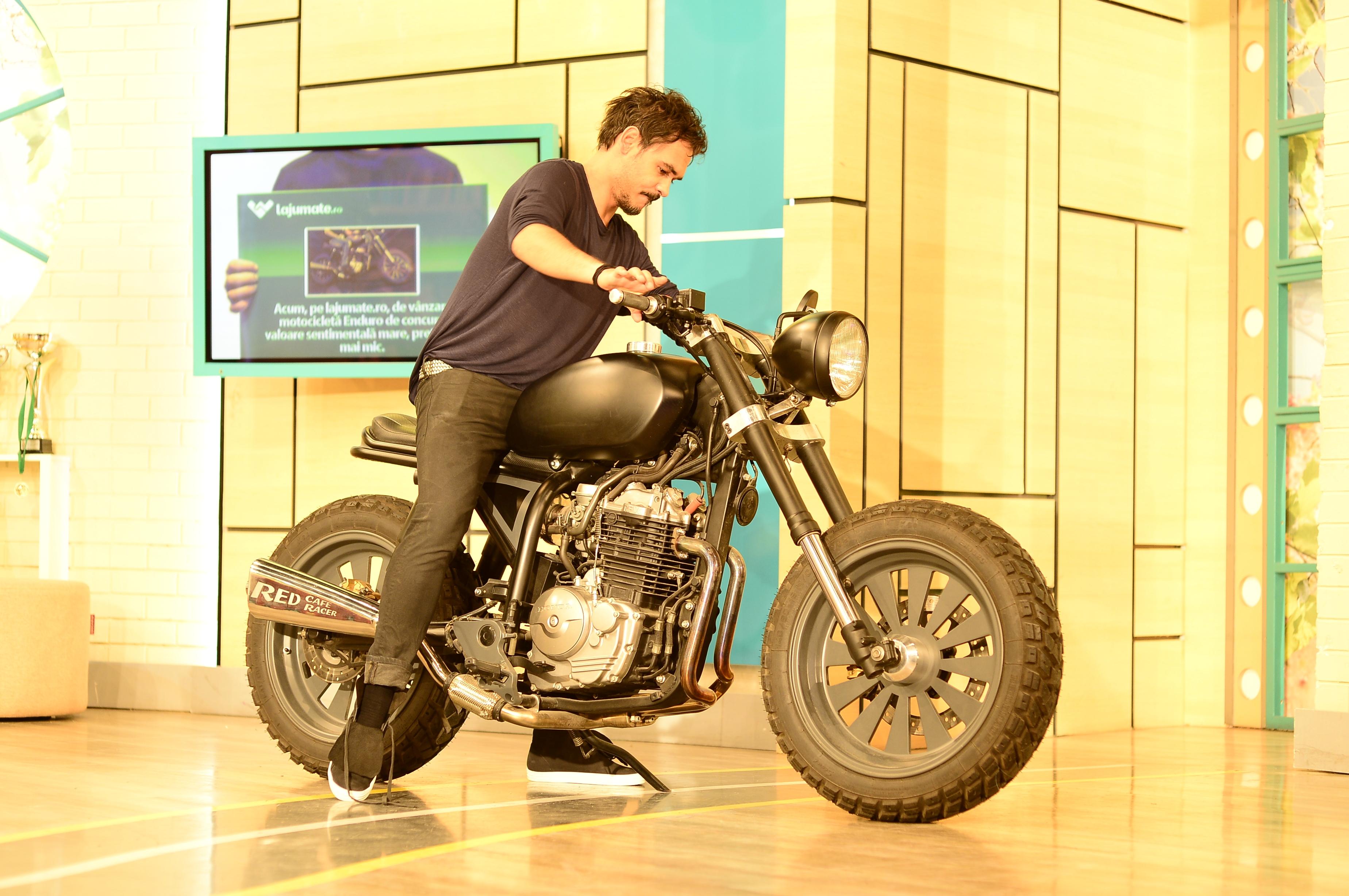 Răzvan Simion era c&acirc;t pe ce să-i v&acirc;ndă motocicleta lui Dani