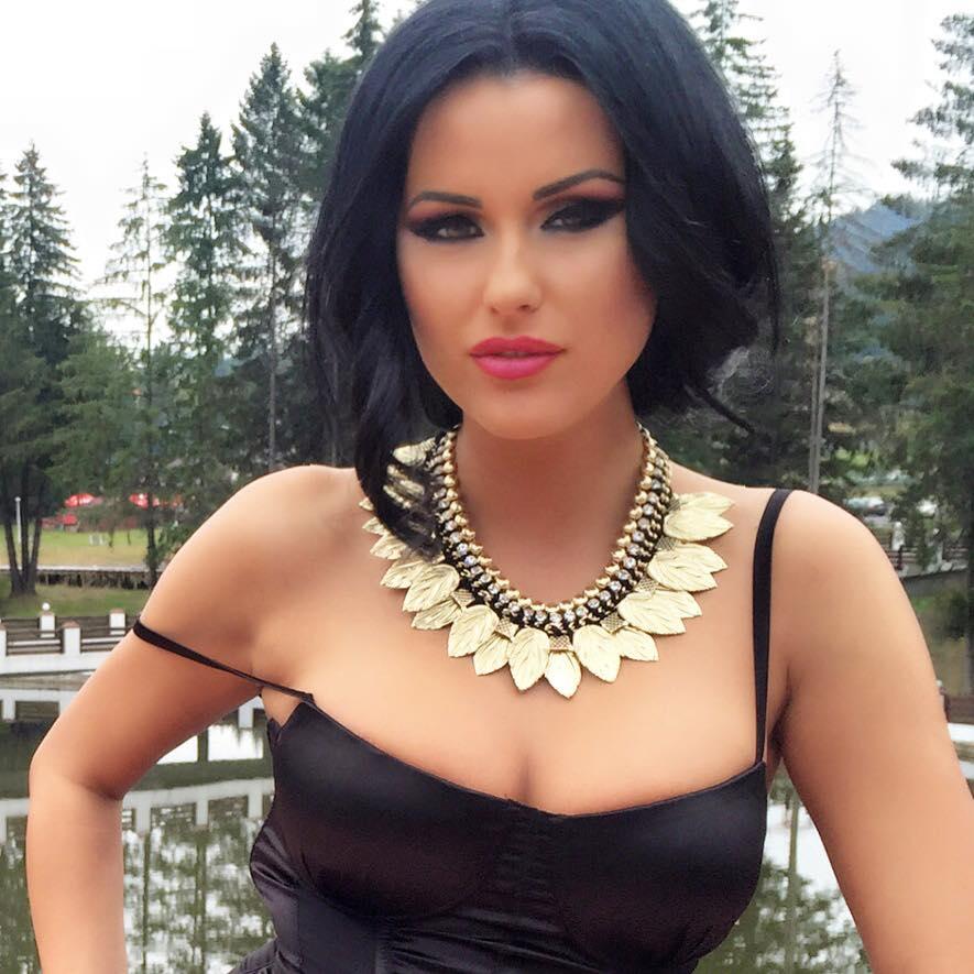 Daniela Crudu se mărită, iar Bianca Drăgușanu &icirc;i va fi nașă: "Da, sunt &icirc;ndrăgostită!" Cine este cel care i-a furat inima?!