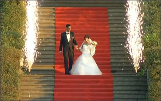 Emoții și fericire maximă! Maria și Gheorghe, intrare spectaculoasă la Palatul Brukenthal, unde are loc petrecerea de nuntă