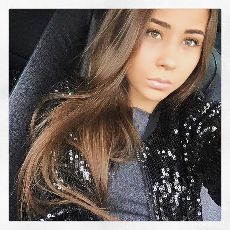 "Doamne, ce copil!" Nicole Cherry avea o pasiune pentru ruj: Uite-o pe "Cireșica" pe c&acirc;nd avea cinci ani