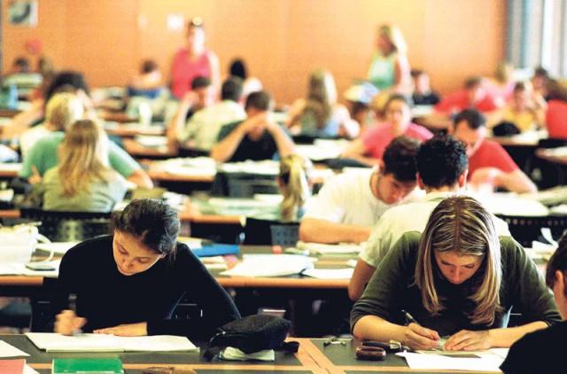 Ministrul Educaţiei a făcut anunţul! Ce se va &icirc;nt&acirc;mpla cu profesorii universitari fără doctorat