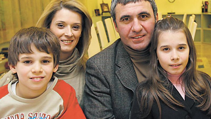 Gheorghe Hagi, alătură de familia sa, în urmă cu câţiva ani