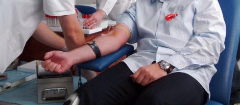 Solidaritate cu victimele din clubul Colectiv:"Peste 100 de persoane au donat sâmbătă 45 de litri de sânge. Încă se mai donează!"
