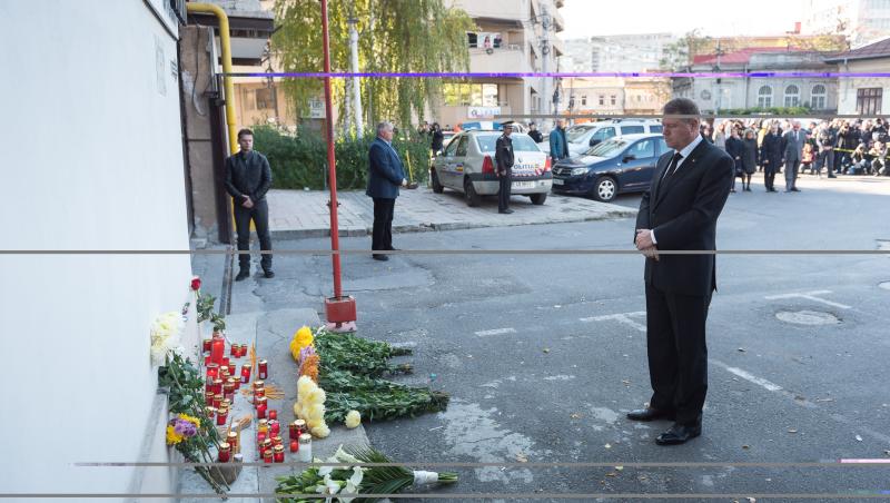 FOTO! Klaus Iohannis a vizitat locul tragediei din Colectiv: Un spatiu total impropriu