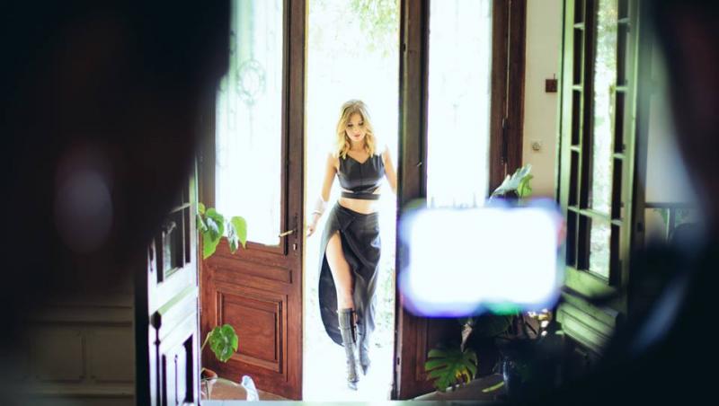 Alina Eremia, imagini incendiare de la filmările ultimului videoclip. 