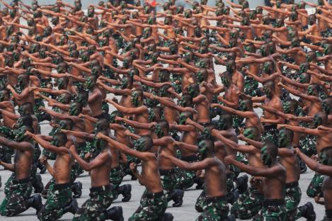 500,000 de militari și opt miliarde de dolari, toate la un loc! Parada forțelor armate din Indonezia a uluit lumea!