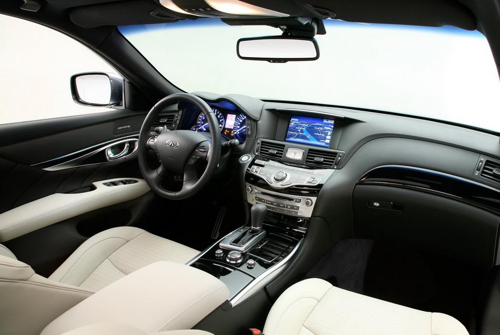 Asculți muzica prea tare la volan? Iată ce amendă riști!