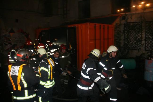 Se afla &icirc;n timpul liber, dar a mers să dea o m&acirc;nă de ajutor. Angajat al ISU București: "&Icirc;n interiorul clubului erau zeci de telefoane care sunau &icirc;ncontinuu"