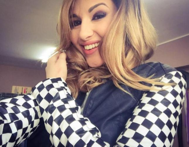 Alina Eremia, imagine adorabilă din copilărie! C&acirc;ntăreața era cochetă de mică (FOTO)