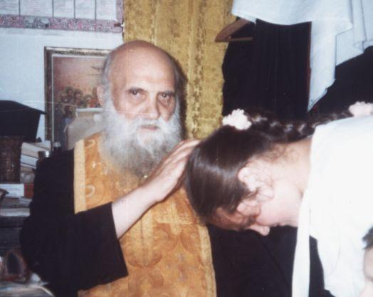 Profeția unuia dintre cei mai cunoscuți duhovnici: "Jumătate din Bucureşti va fi sub dăr&acirc;mături"