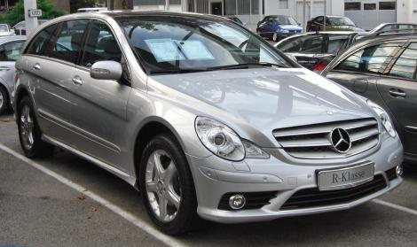 Nu e glumă. Cum îți poți achiziționa un Mercedes impecabil cu doar... 8000 de euro