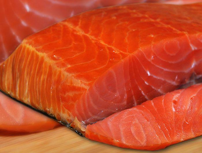 Alimentele pe care nu trebuie să le cumpărăm din supermarket. Somonul e &icirc;n cap de listă!