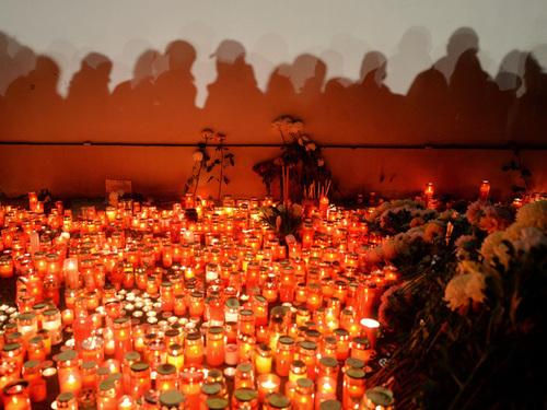 Incendiul din clubul Colectiv a mai fr&acirc;nt un destin! O t&acirc;nără s-a stins &icirc;n această dimineaţă