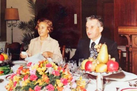 Roșii cu brânză și cu ceapă, cina preferată a lui Ceaușescu! Ce obiceiuri culinare avea fostul dictator