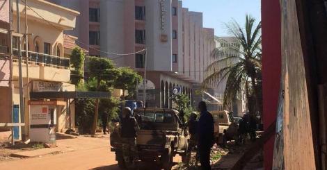 Anunţul de ultimă oră făcut de MAE: Au verificat dacă în hotelul din Mali, unde au fost ucise trei persoane, se află români