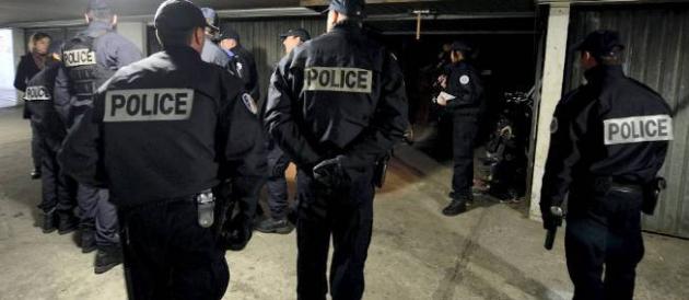 Centură explozivă, la periferia Parisului! Ar fi fost abandonată de Salah Abdeslam