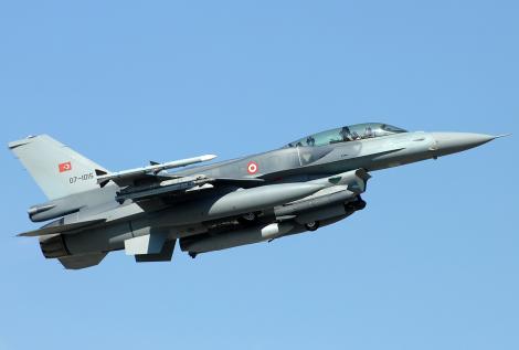 Un F16 de vânătoare aparținând armatei din Turcia a doborât un avion rusesc!