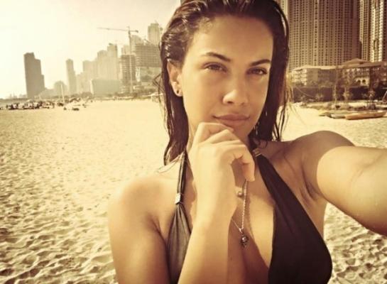 Betty Salam o ia pe urmele iubitei tatălui său! Apariție "mega-hot" care i-a bărbați fără suflare!