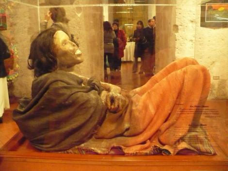 Juanita, fata lui Sapa Inca Pachacutec Inca Yupanqui, ucisă la 13 ani, a dormit cinci secole! A fost trezită în 1995!