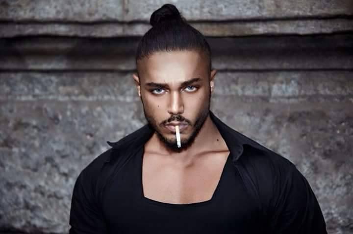 &Icirc;ți amintești de Suhaib? Masculul oriental al "Burlăciței" a devenit taximetrist. Iată cum a fost surprins (VIDEO)