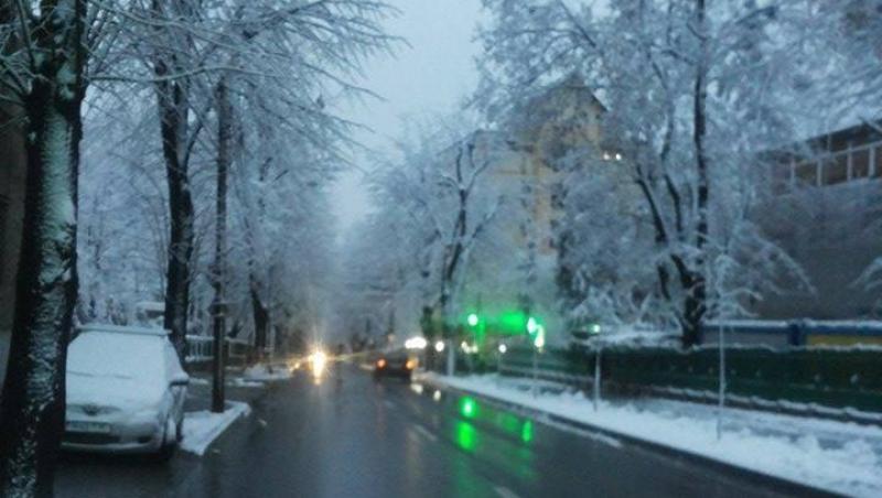 FOTO: Iarna şi-a intrat în drepturi la Iaşi! Cum arată oraşul după prima ninsoare zdravănă