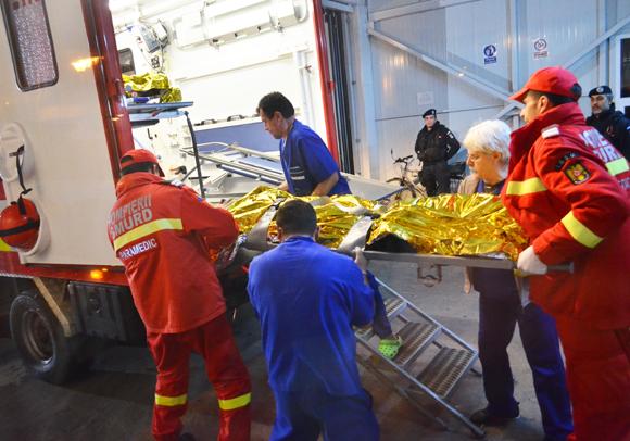 EXCLUSIV! Ce &icirc;nseamnă, de fapt, o operație la un pacient cu arsuri grave? "Se face cu penseta și forfecuța. Se curăță țesutul milimetru cu milimetru"