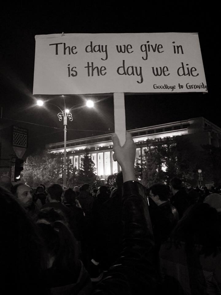 "Ziua &icirc;n care vom renunța va fi ziua &icirc;n care vom muri"! Versurile trupei Goodbye to Gravity i-a inspirat pe rom&acirc;ni!