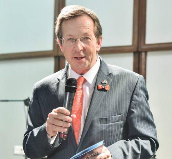 "Rom&acirc;nia, acum!" Fostul ambasador al Olandei &icirc;n Rom&acirc;nia, impresionat de protestul din Bucureşti