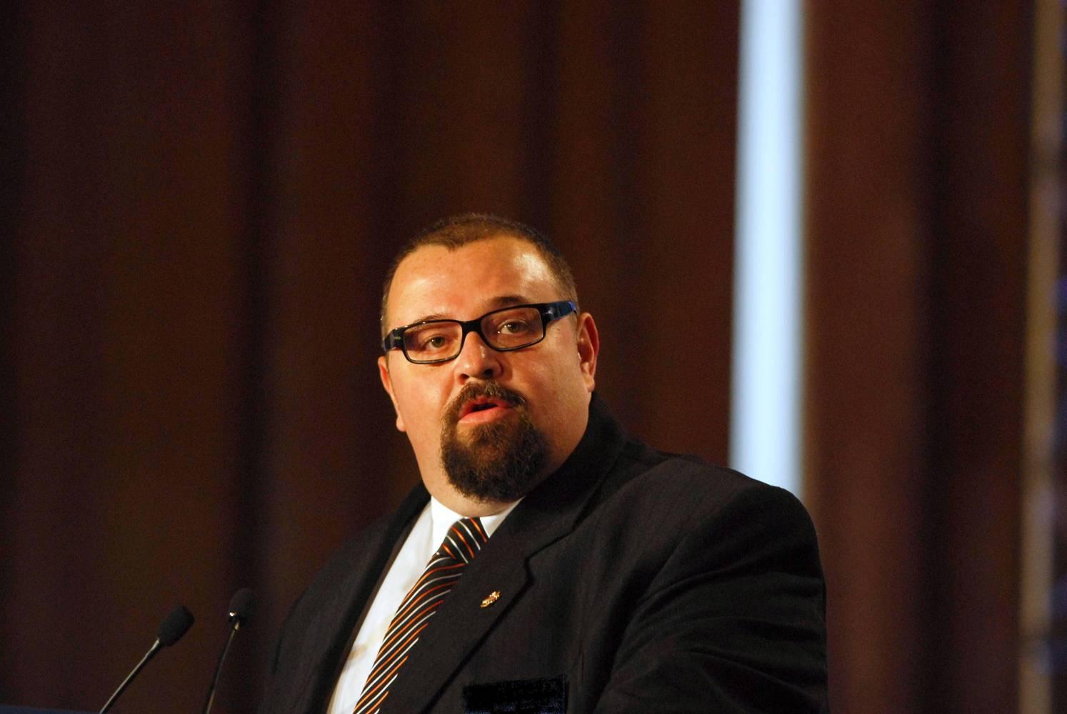 Cristian Popescu Piedone: &bdquo;Sunt și eu tată și mă doare sufletul c&acirc;nd mă g&acirc;ndesc la durerea celor care sunt nevoiți acum să &ndash; și &icirc;ngroape copiii&rdquo;