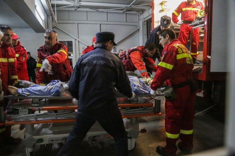 Mesajul unui medic după ce a pierdut un pacient pe care &icirc;l &icirc;ngrijise &icirc;n ultima săptăm&acirc;nă: "Suntem aici pentru a-i &icirc;ntoarce cu bine acasă. Am pierdut..."