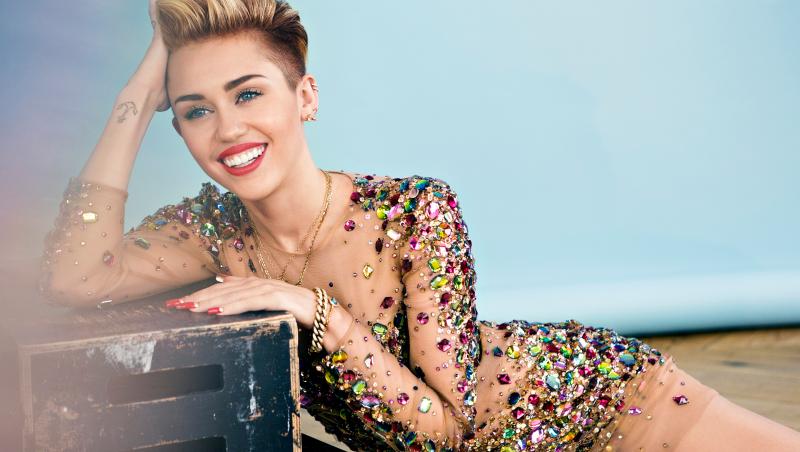 De la puștoaica inocentă, la femeia fatală! Imagini unice cu Miley Cyrus înainte să fie celebră!