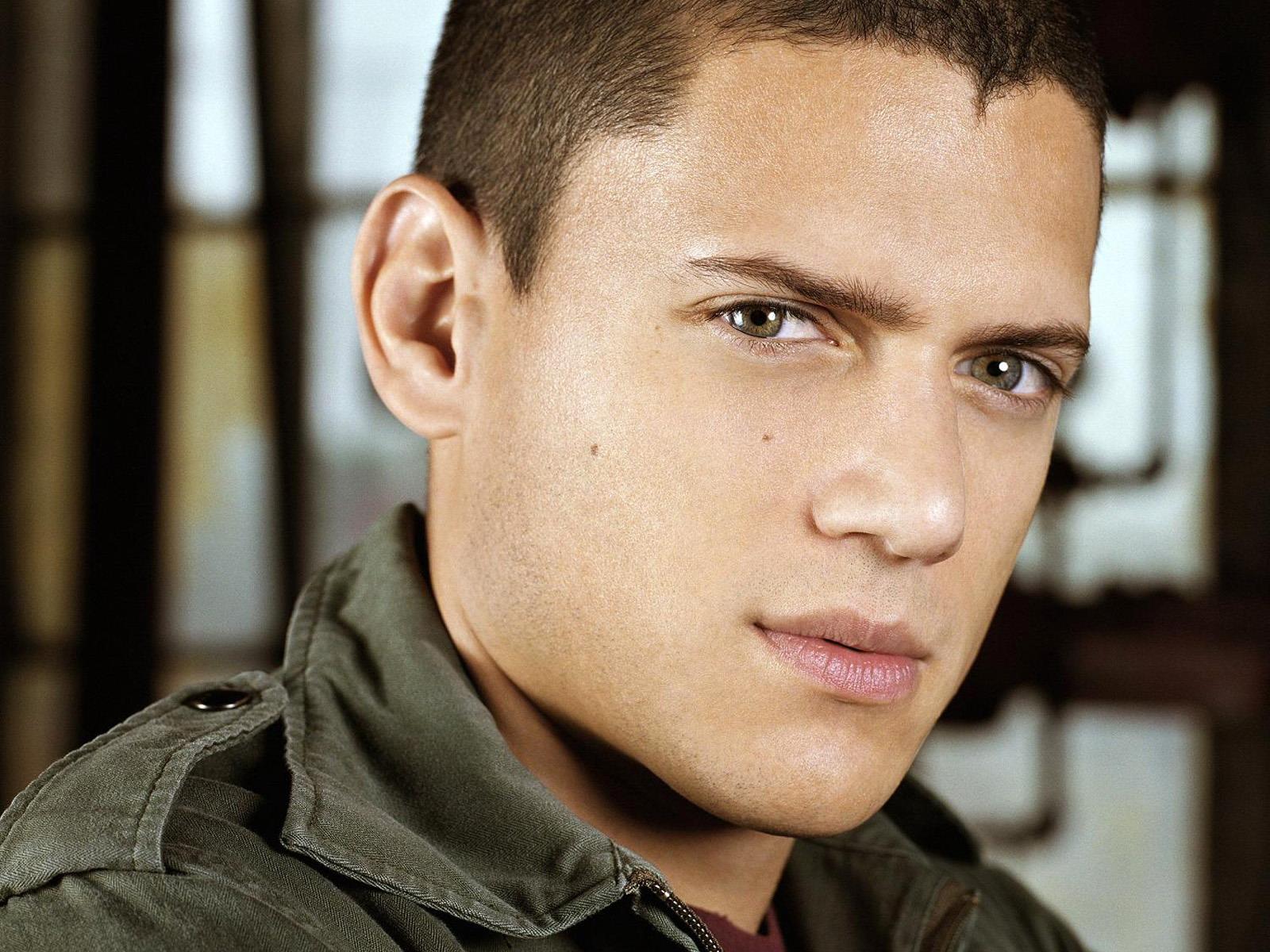 &Icirc;ți mai amintești de Wentworth Miller, din &bdquo;Prison Break&rdquo;? Iată cum arată vedeta la zece ani distanță de la primul episod!