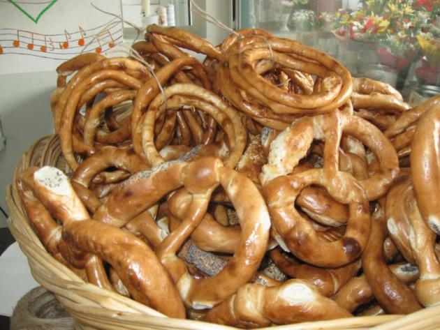 Bătaie de joc! Cum arată c&acirc;țiva COVRIGI la o zi după ce au fost cumpărați!