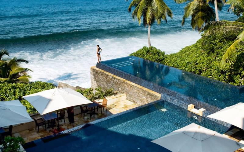 Zapada, minunea mult așteptată de rom&acirc;ni! Există oameni și mai &bdquo;nefericiți&rdquo;. Locurile &icirc;n care nu ninge niciodată