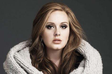 FOTO: Adele are un look nou-nouț! Cântăreața s-a tuns scurt
