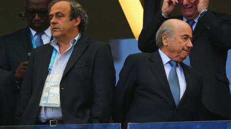 Blatter și Platini, suspendați 8 ani din toate activitățile legate de fotbal