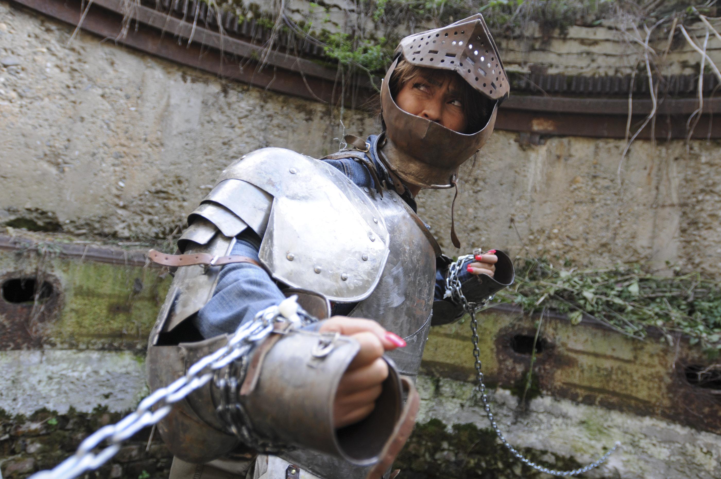 Foști concurenți, victime &icirc;n proba finală! Rona Hartner, &icirc;n lanțuri, Duban este sp&acirc;nzurat la propriu, iar Andreea Tonciu e prizonieră