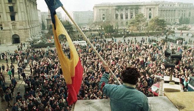 24 Decembrie 1989: Ajun de Crăciun &icirc;ns&acirc;ngerat şi tribunal pentru Ceauşescu