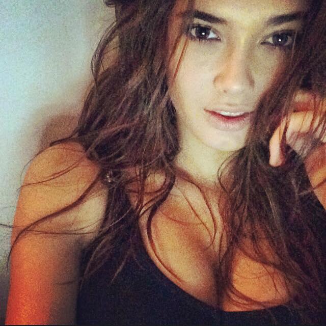 Galerie foto HOT. Ele sunt cele mai sexy iubite ale fotbaliștilor rom&acirc;ni!