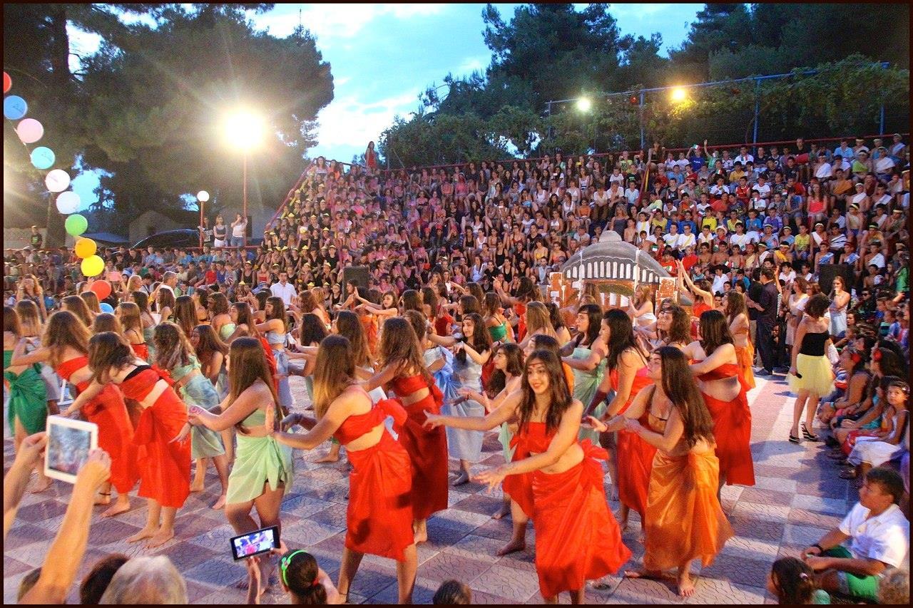 Prima tabără pentru juniorul familiei?