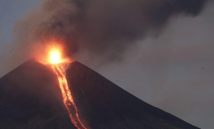 S-a &icirc;nt&acirc;mplat după 110 ani! Un vulcan din Nicaragua a erupt după o pauză de peste un secol