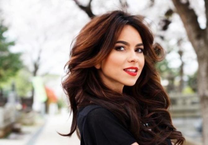 FOTO! La 3 grade afară, internetul fierbe: &Icirc;n plină iarnă, Inna s-a pozat &icirc;n costum de baie